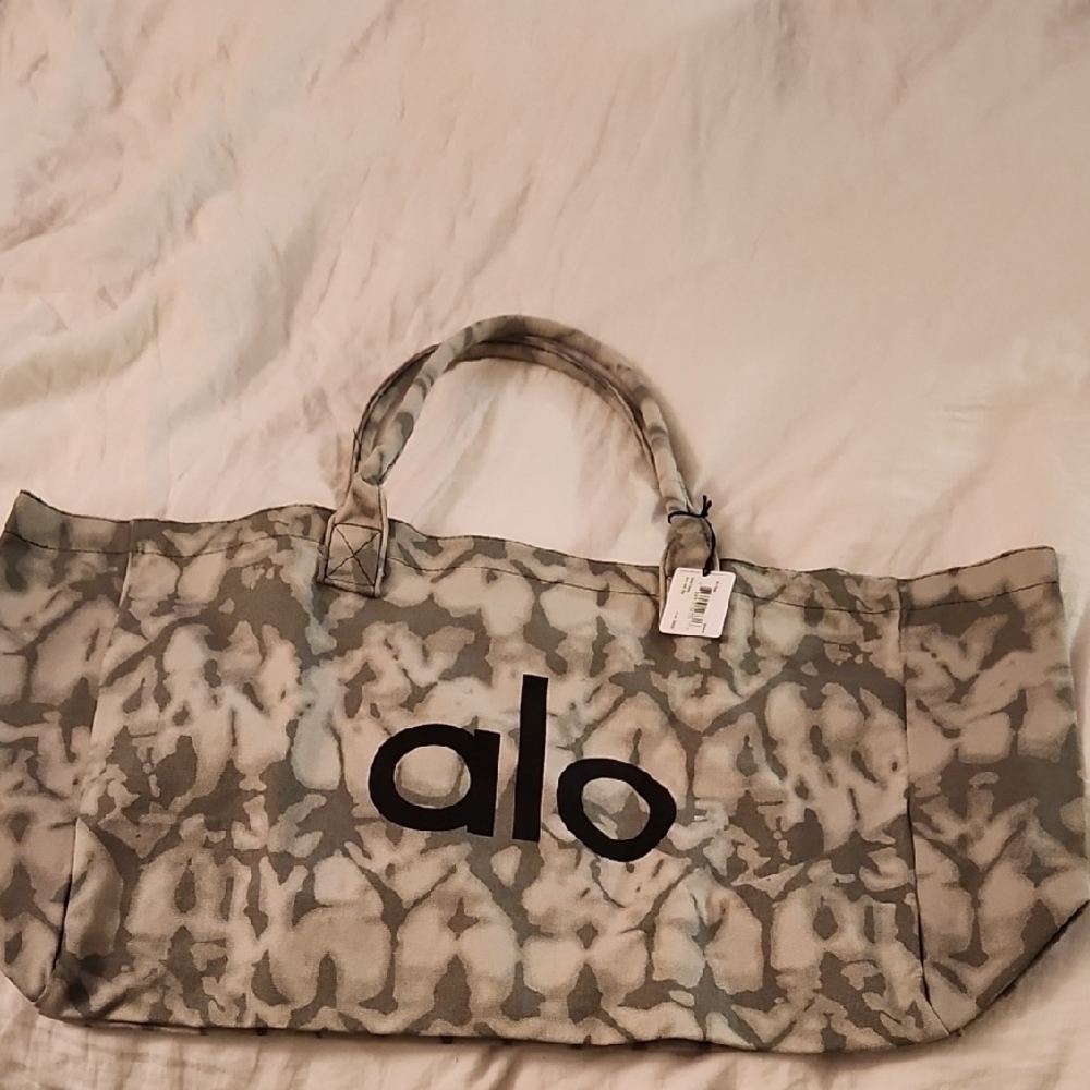 ALO YogaTote NWT